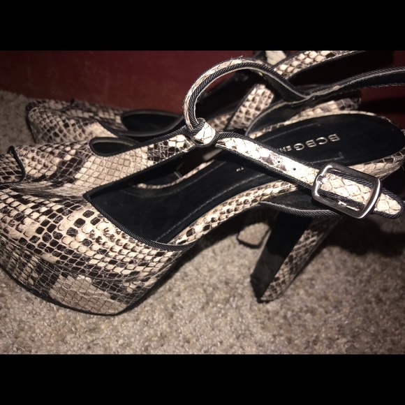 BCBG heels - Picture 2 of 2